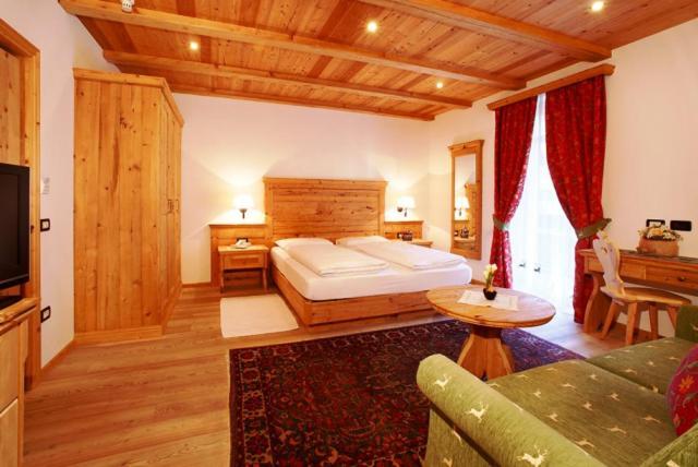 Hotel Corona Krone Сельва-ди-Валь-Гардена Экстерьер фото