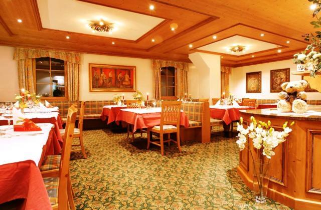 Hotel Corona Krone Сельва-ди-Валь-Гардена Экстерьер фото