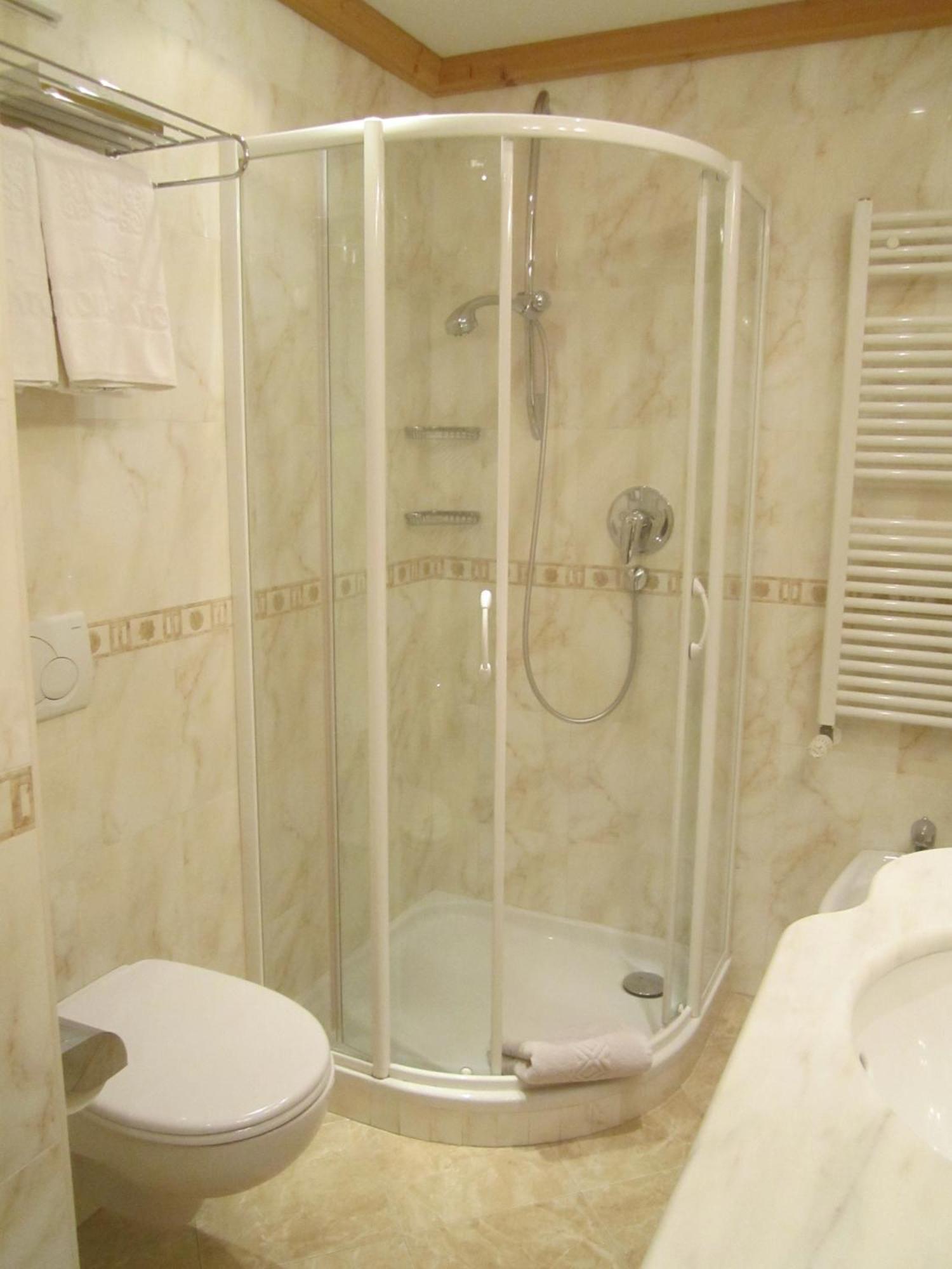 Hotel Corona Krone Сельва-ди-Валь-Гардена Номер фото