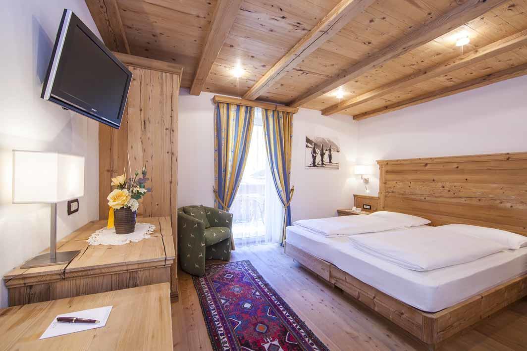 Hotel Corona Krone Сельва-ди-Валь-Гардена Номер фото